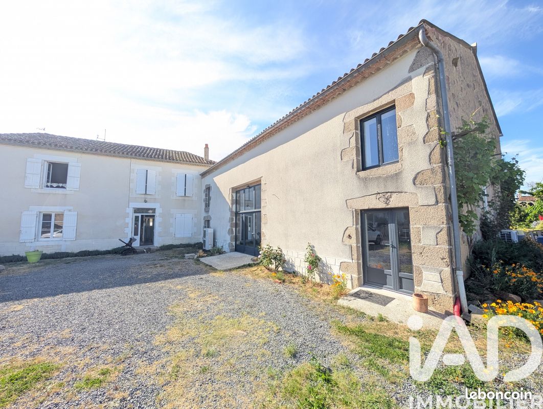 Maison 5 pièces 118 m² · à Millac · 118 m² · 160 000 €
