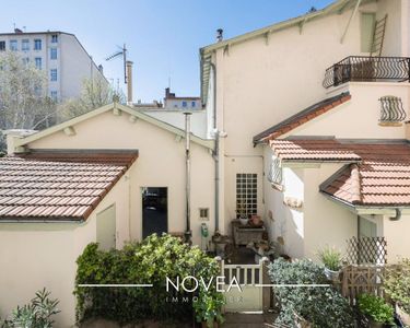 Maison 1 100 000 € - 225 m²