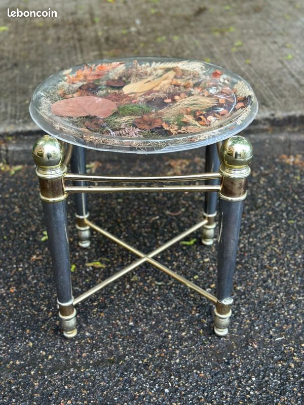 Table d'appoint hollywood regency plastique et nature morte (image 1)