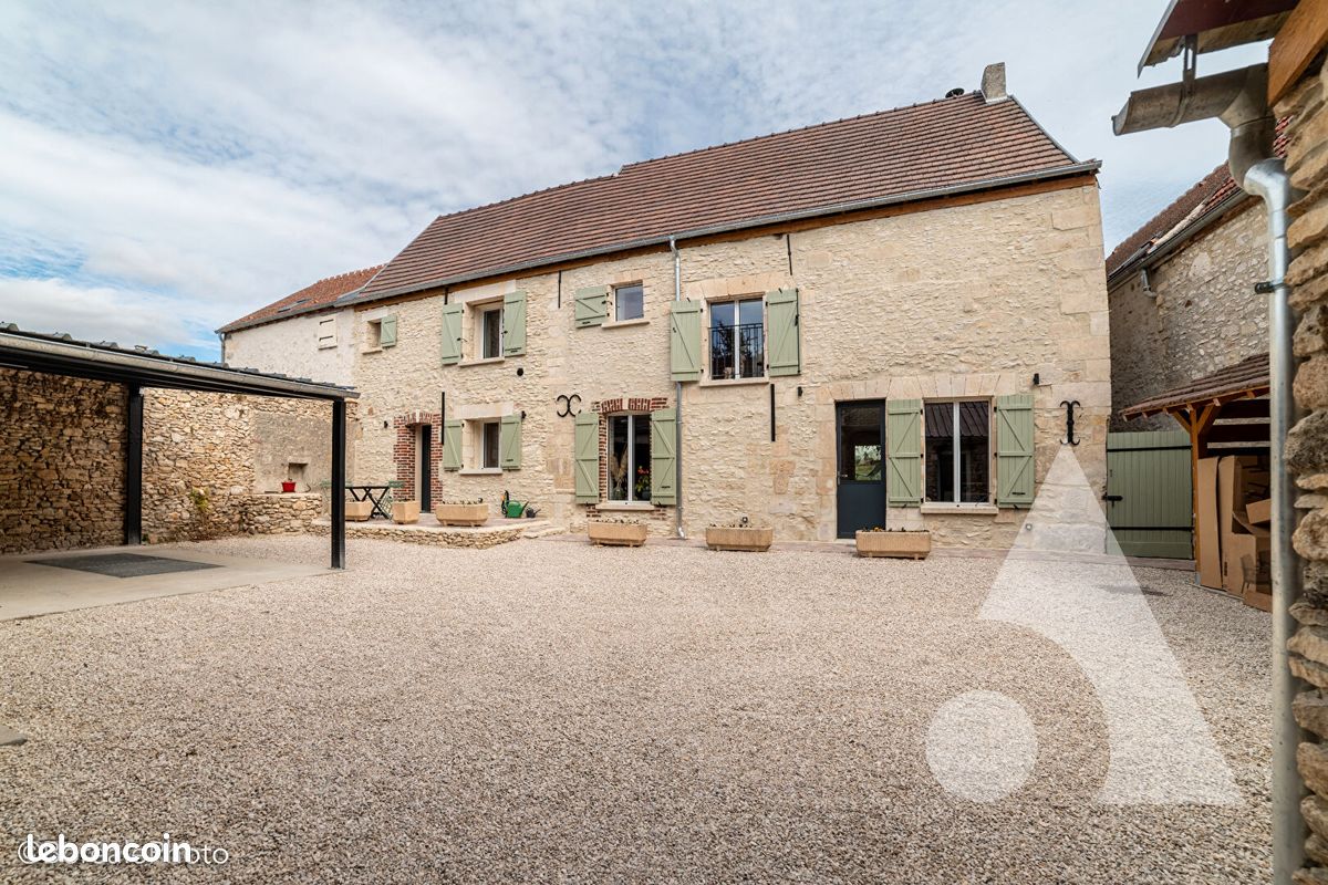 Maison 6 pièces 209 m² · à Rully · 209 m² · 625 000 €