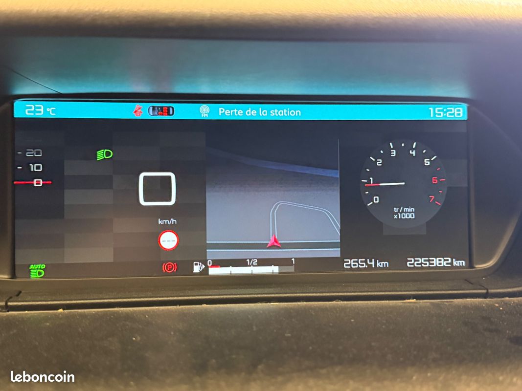 Citroen c4 picasso 1.6 bluehdi 120 ch attraction start-stop/ attelage/ carplay (image 21)