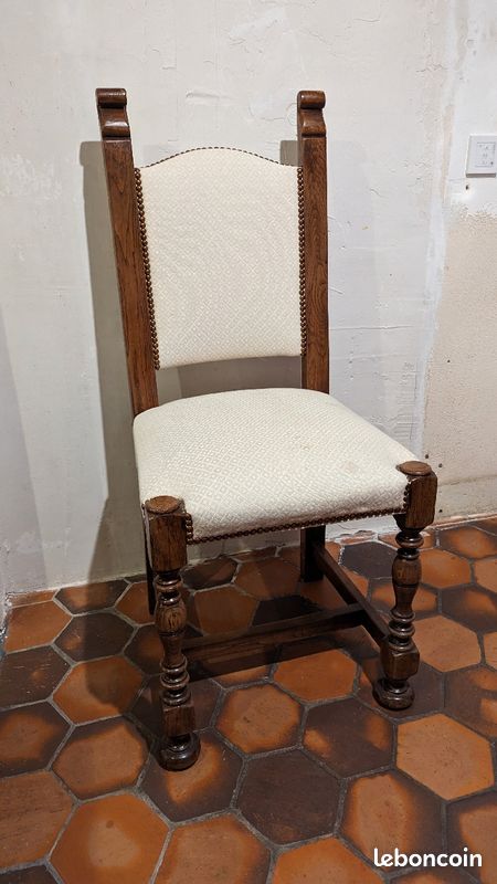 Chaises monastère (image 1)