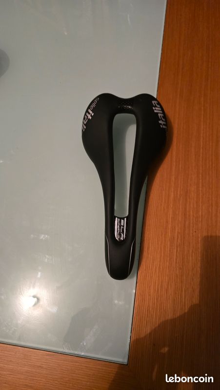 Selle De Vélo Vintage Silpa Italie Années 70 - Vinyle Vert Et Blanc - N.O.S. Avec Petits Trous