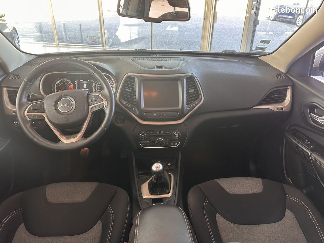 Jeep Cherokee 2.0 L Mjet 140 CV AD1 Longitude Business 4WD 5 portes (avril 2014) (co2 147) (image 10)