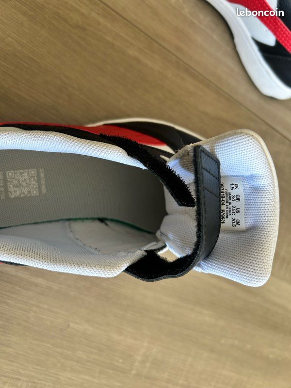 Basket adidas enfant neuve (image 2)