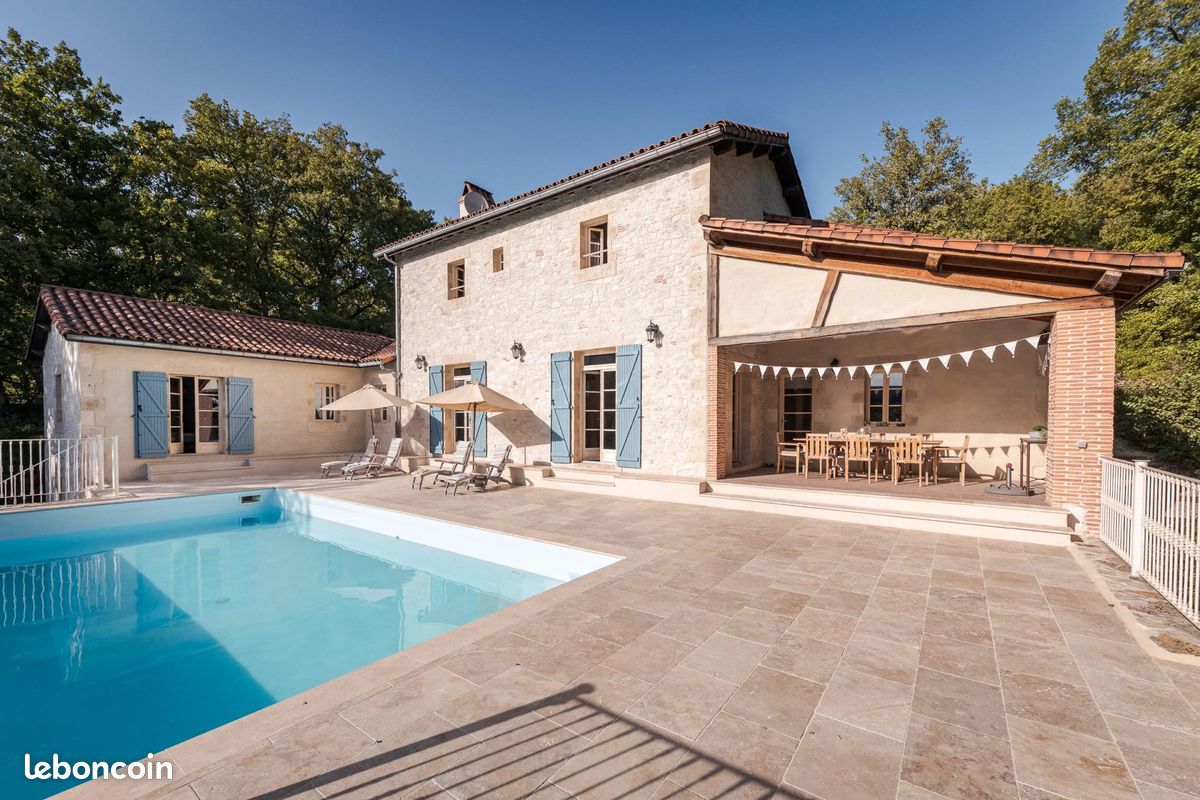 Maison 9 pièces 208 m² · à Saint-Cirq-Lapopie · 208 m² · 450 000 €