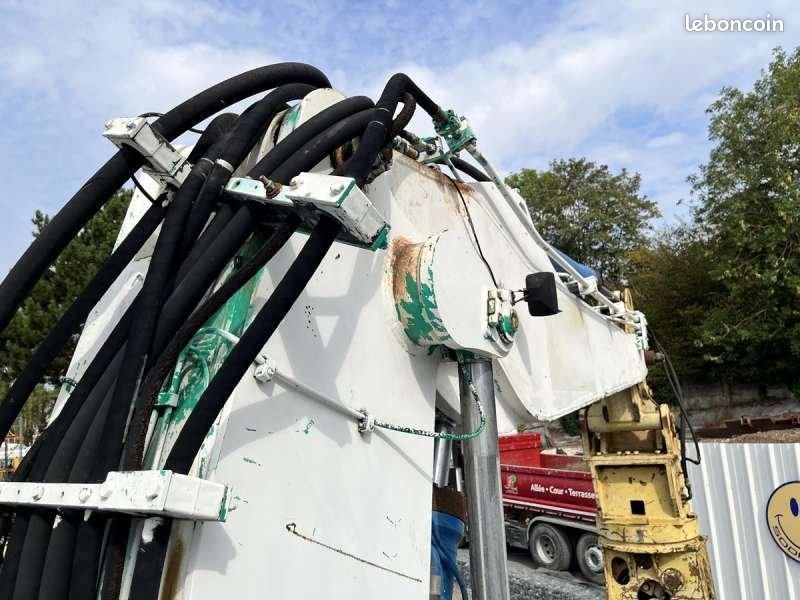 Liebherr R924B HD-SL + PINCE A FERRAILLES (image 23)