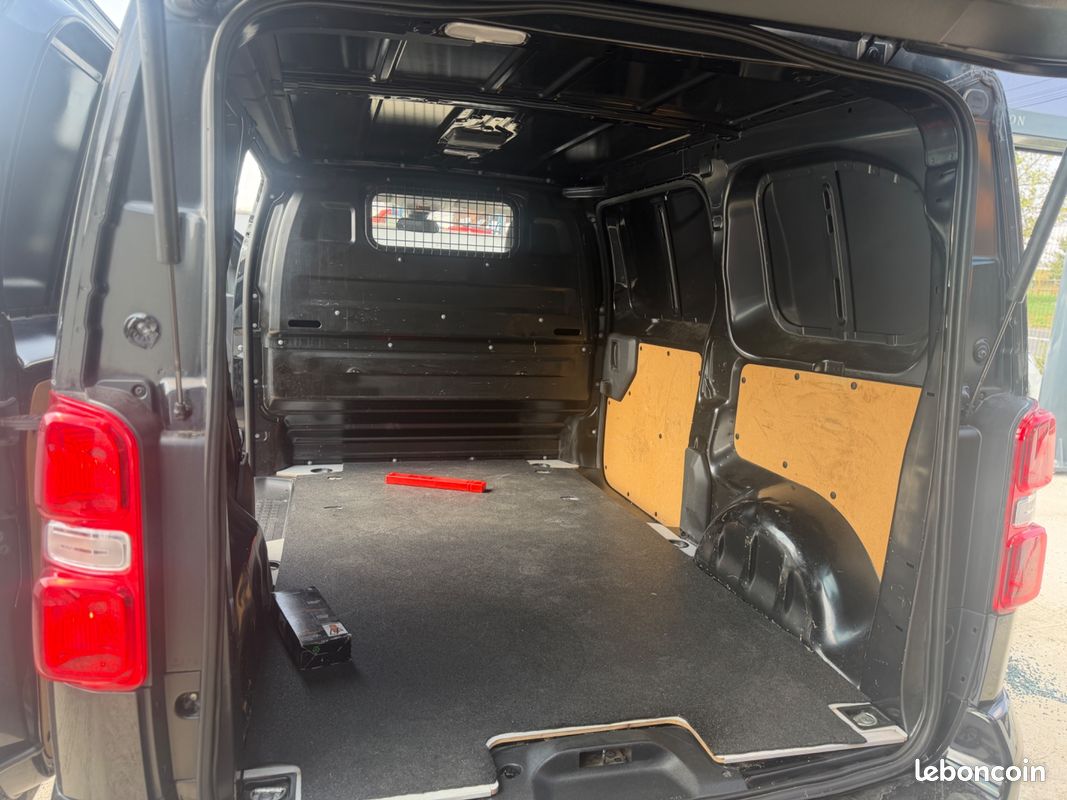 CITROEN JUMPY 2.0 BLUEHDI 180 ch EAT8 AFFICHAGE HUD / CAMÉRA / GRIP CONTROL / SIÈGES CHAUFF. / CARPLAY (image 5)