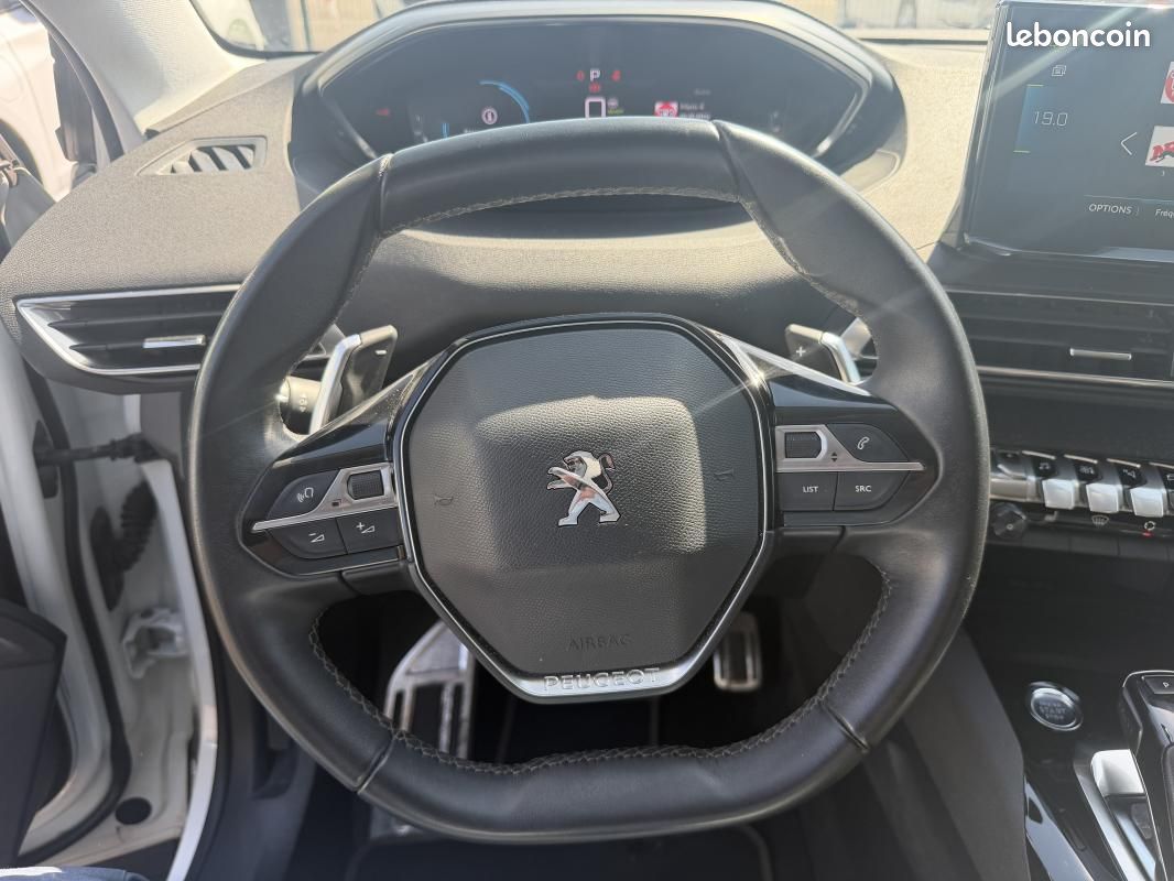 Peugeot 3008 HYBRID 225ch Roadtrip (image 3)