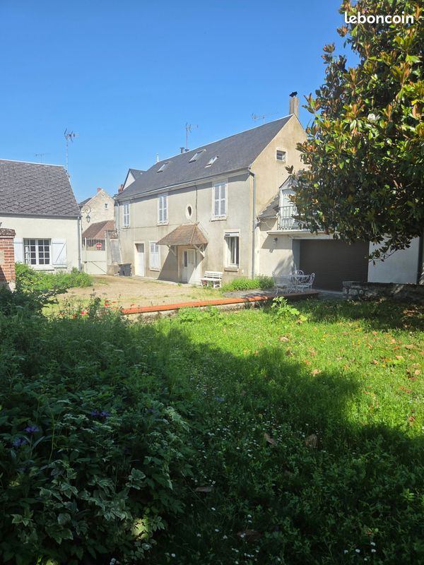 Maison 5 pièces 162 m² · à Meung-sur-Loire · 162 m² · 990 €