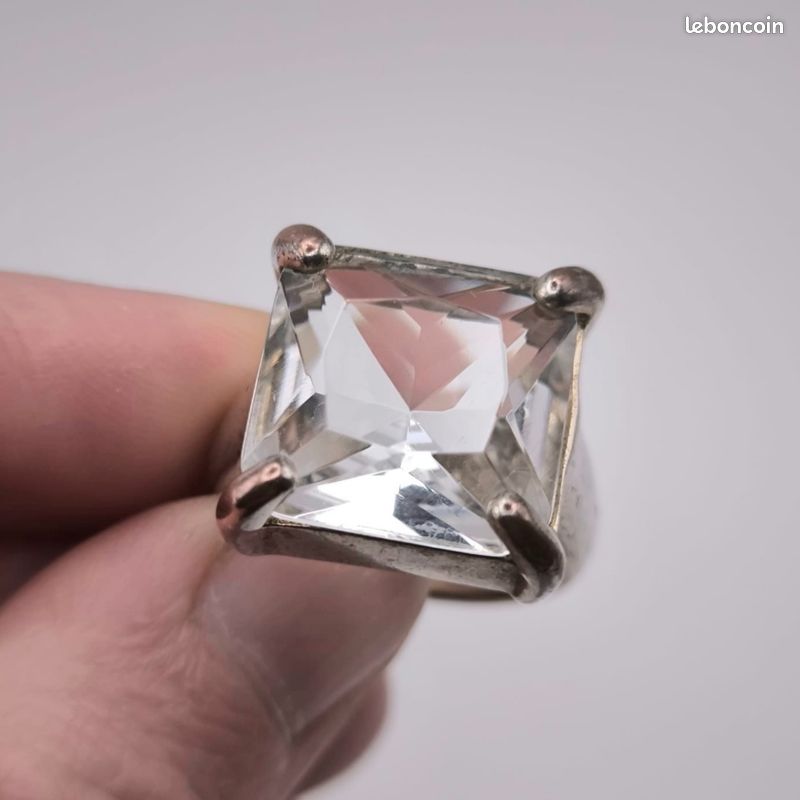 Bague Ancienne Croisée En Métal Argenté Avec Pierres Blanches - Taille 50 Ajustable, Occasion