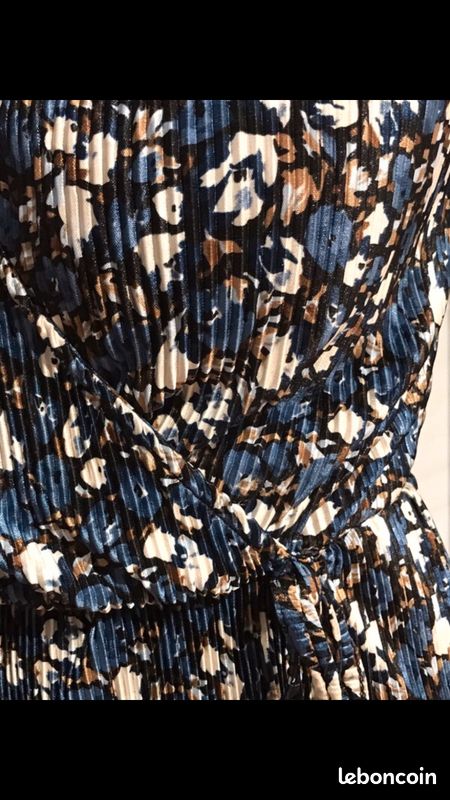 Robe courte bleue fleurs Pull&Bear belifana95 (image 3)