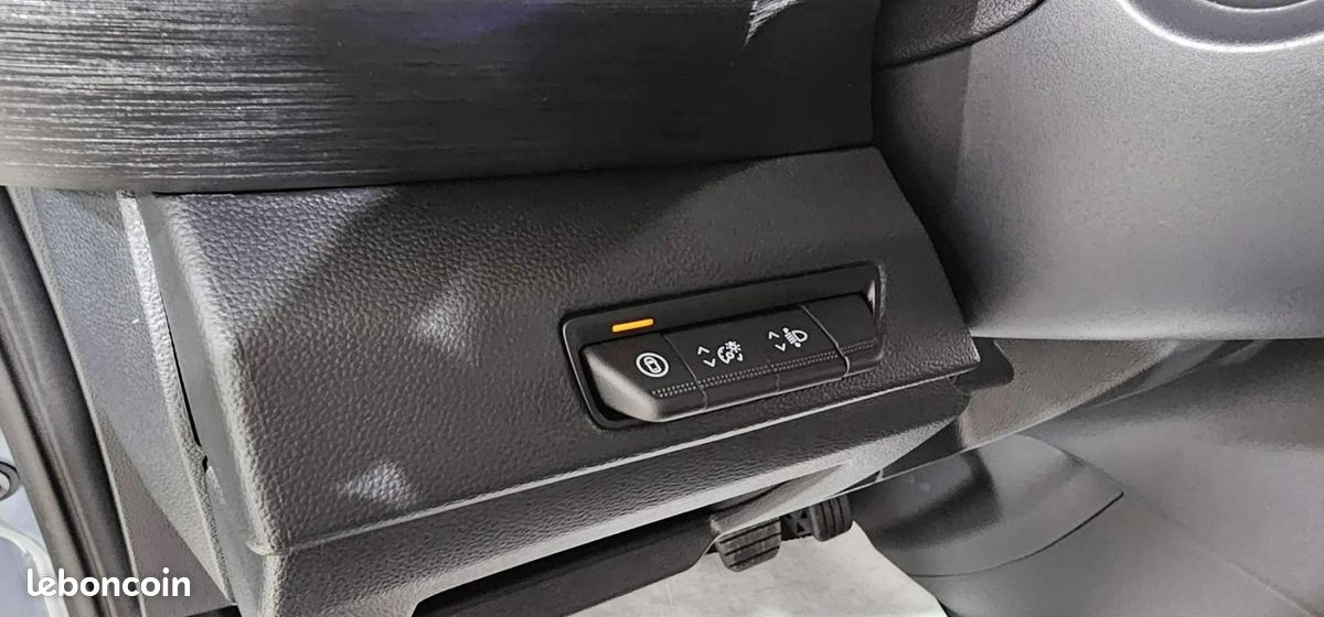 Nissan Primastar COMBI L1H1 3.0t 2.0 dCi 170 S/S BVA9 Tekna 8 pl (image 37)
