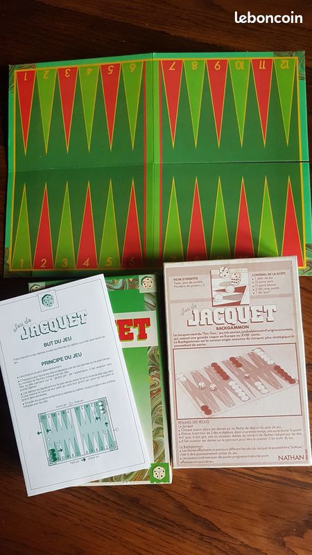 Détails des couleurs d'un jeu de jacquet avec deux dés Photo Stock - Alamy