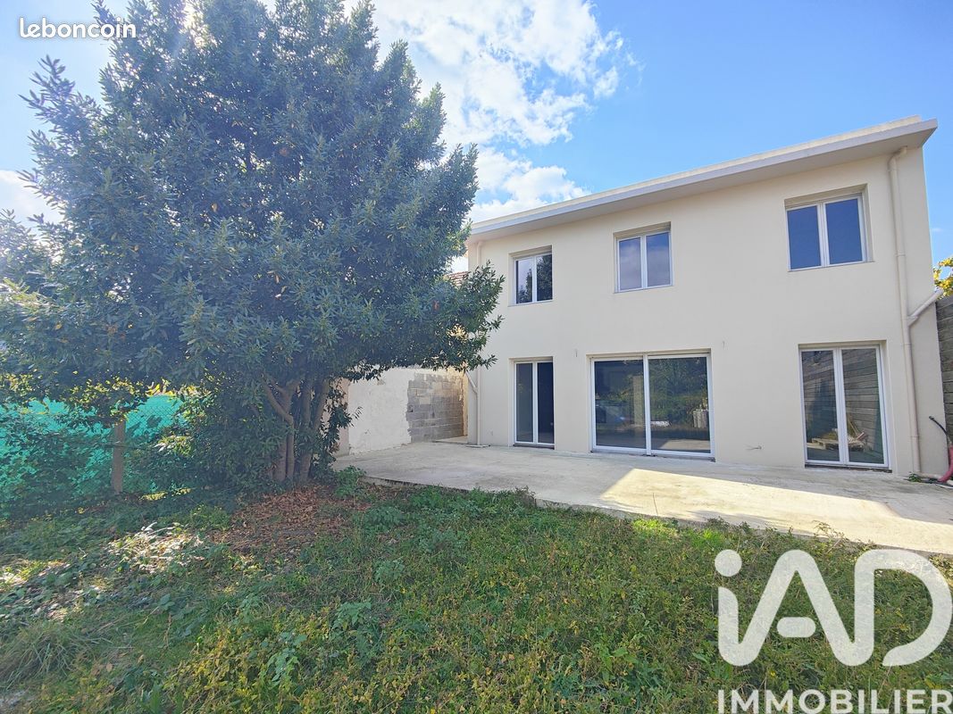Maison 7 pièces 164 m² · à Sainte-Geneviève-des-Bois · 164 m² · 445 000 €