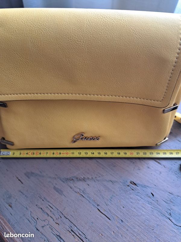 Sac pochette Guess (image 9)