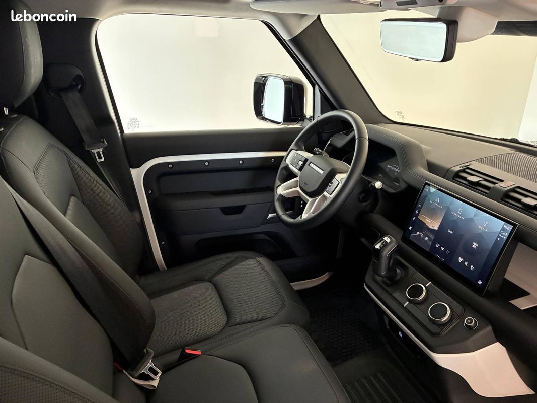 Land-rover Defender 110 3.0 D250 Hard Top S (image 8)