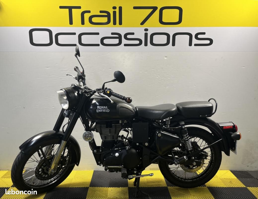 Royal Enfield CLASSIC 500 STEALTH BLACK MY19 (image 2)