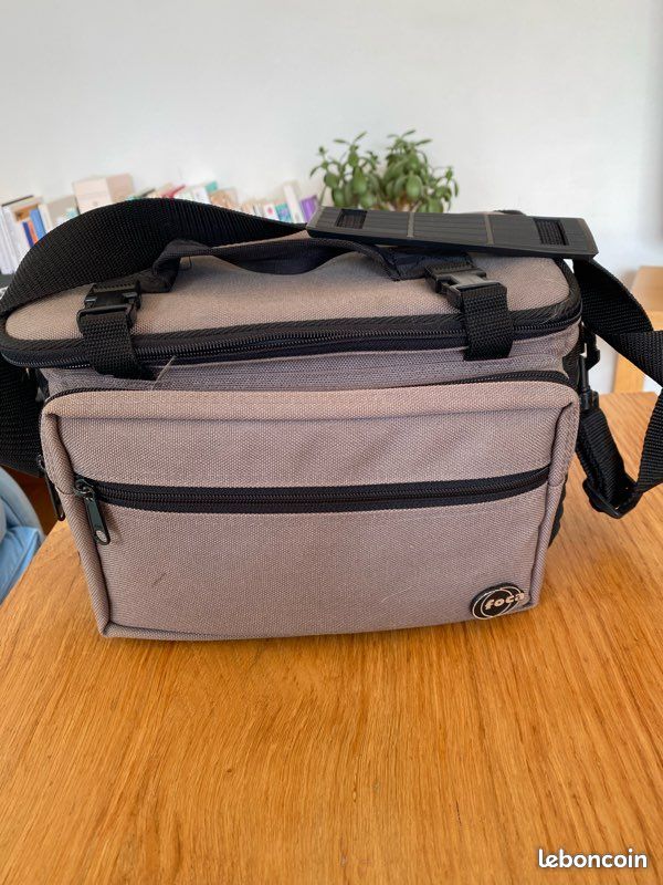 BMPCC 4k + objectif 14-42 Lumix + batterie SmallRig + cage Nitze +sac Foca (image 6)