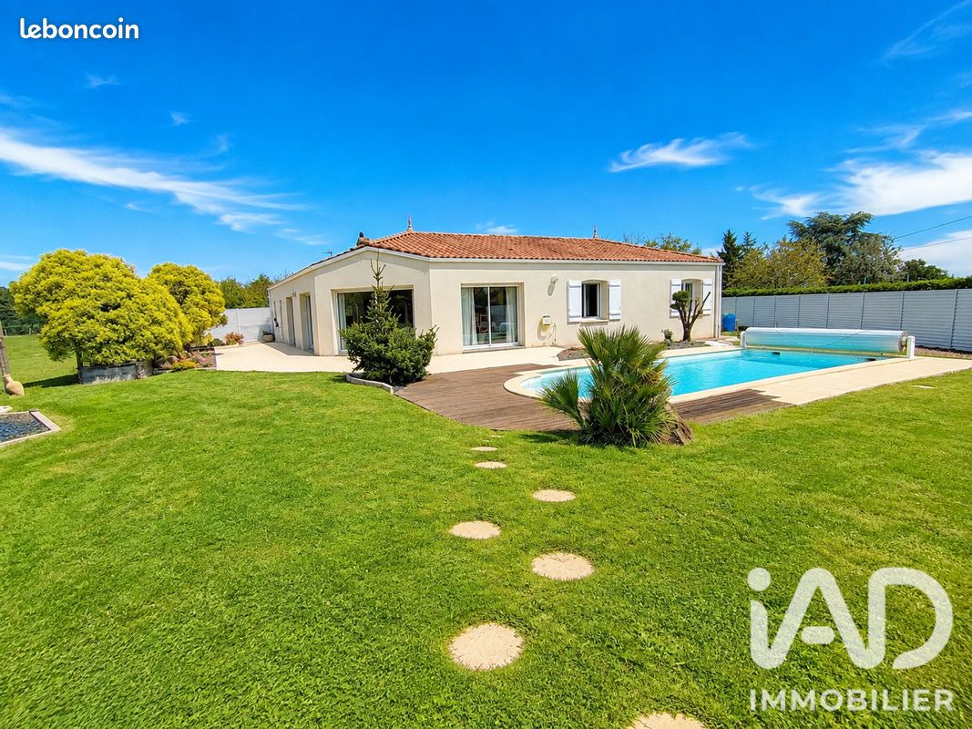Maison 6 pièces 160 m² · à La Roche-sur-Yon · 160 m² · 396 000 €