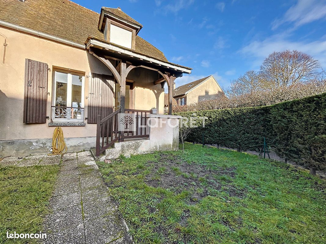 Appartement 3 pièces 57 m² · à Fontenay-le-Fleury · 57 m² · 1 007 €