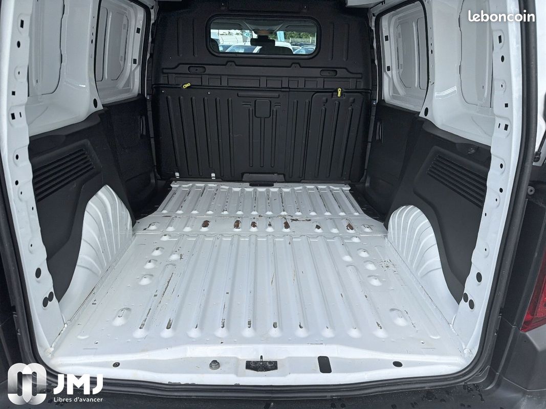 Citroen berlingo van m 1000 bluehdi 130 s&s eat8 worker (image 10)