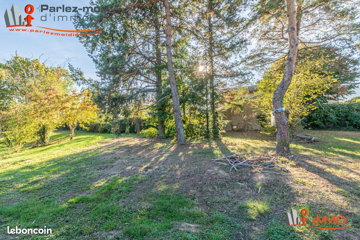 Terrain 743 m² · à La Tour-de-Salvagny · 743 m² · 278 000 €