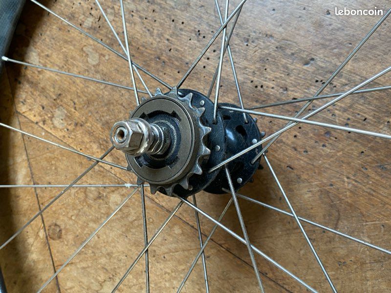 Roue en carbone profilé single speed ou fixie (image 5)