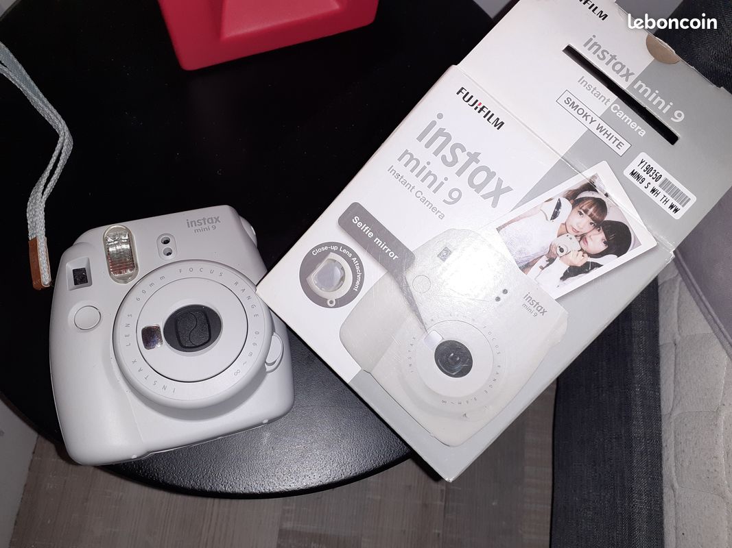 Polaroid (image 1)