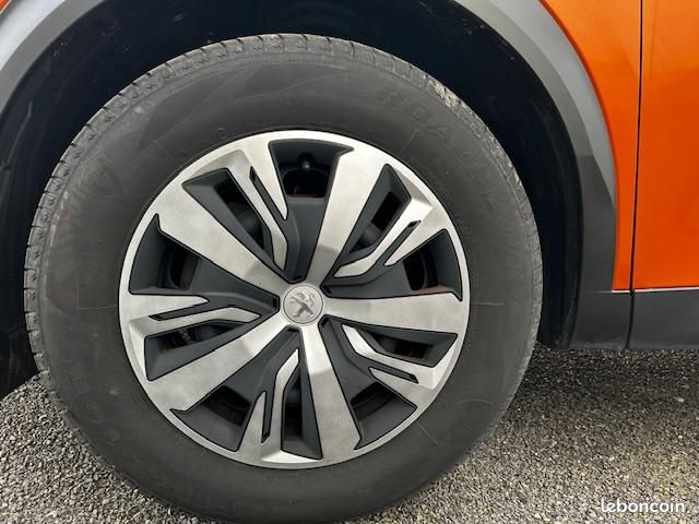 PEUGEOT 2008 BlueHDi 130 S&S BVM6 Allure (image 12)