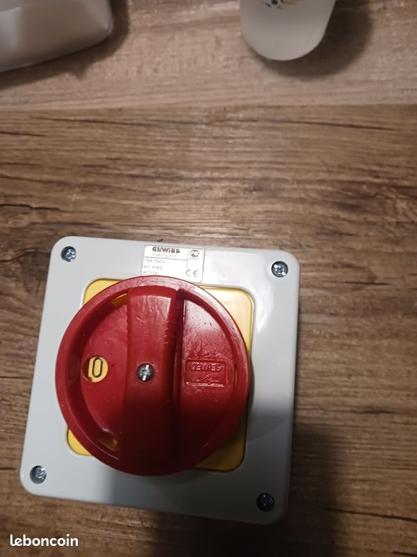 Coupure de proximité 4P 16A IP65 GEWISS 70433 (image 1)