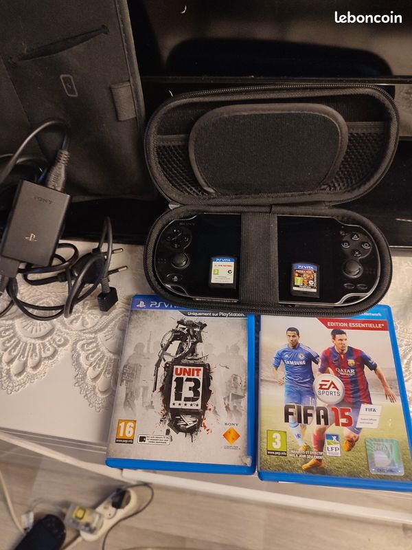 PlayStation Vita PCH-2016 WiFi Edition - Noir (image 1)