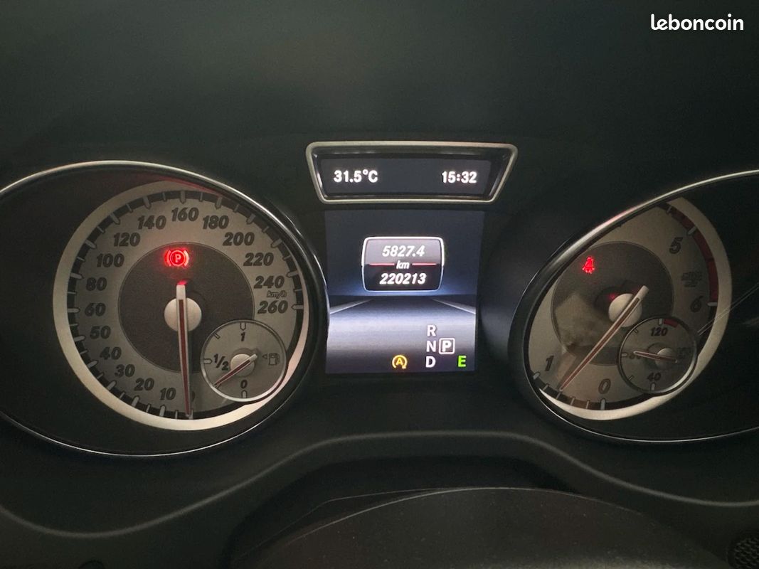 Mercedes GLA 220d 170ch 7G-DCT 4MATIC FASCINATION PACK AMG / Toit ouvrant (image 41)