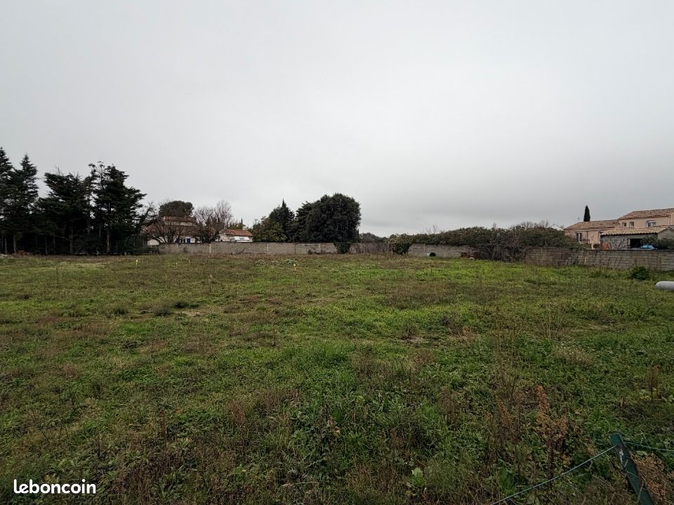 Terrain 700 m² Moussoulens · 52 000 €