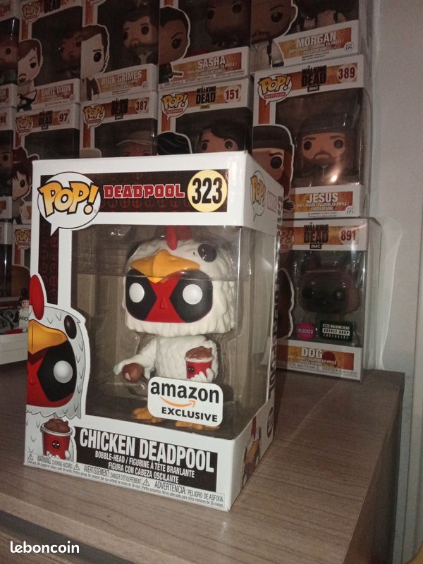 Funko Pop Marvel Deadpool 323 Chicken Deadpool Amazon Exclusive (image 1)