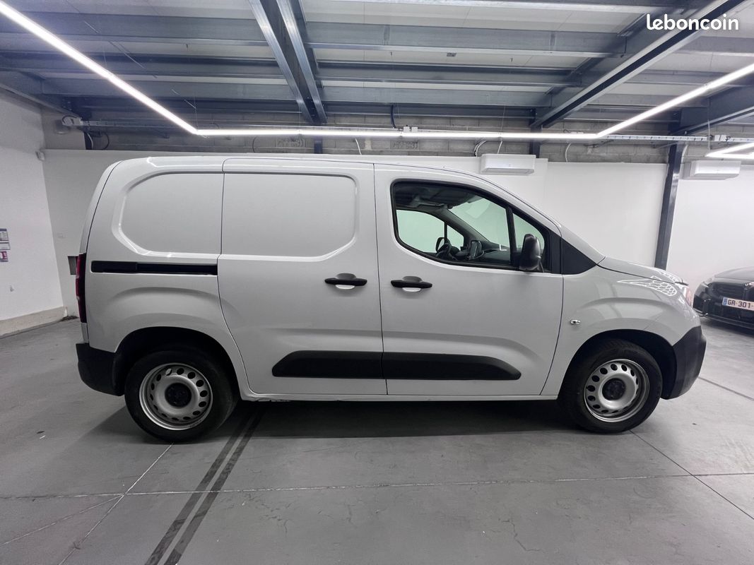 Peugeot Partner Premium L1 1.5 BlueHDI 130cv/3 Places/CarPlay/Radar AR/Régulateur De Vitesse (image 8)
