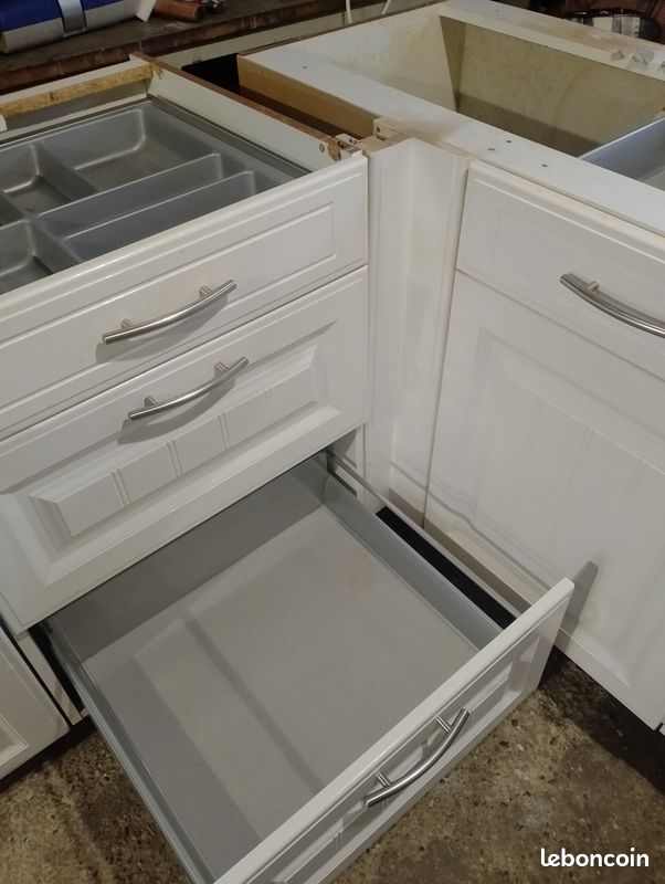Cuisine intégrée blanche (image 7)