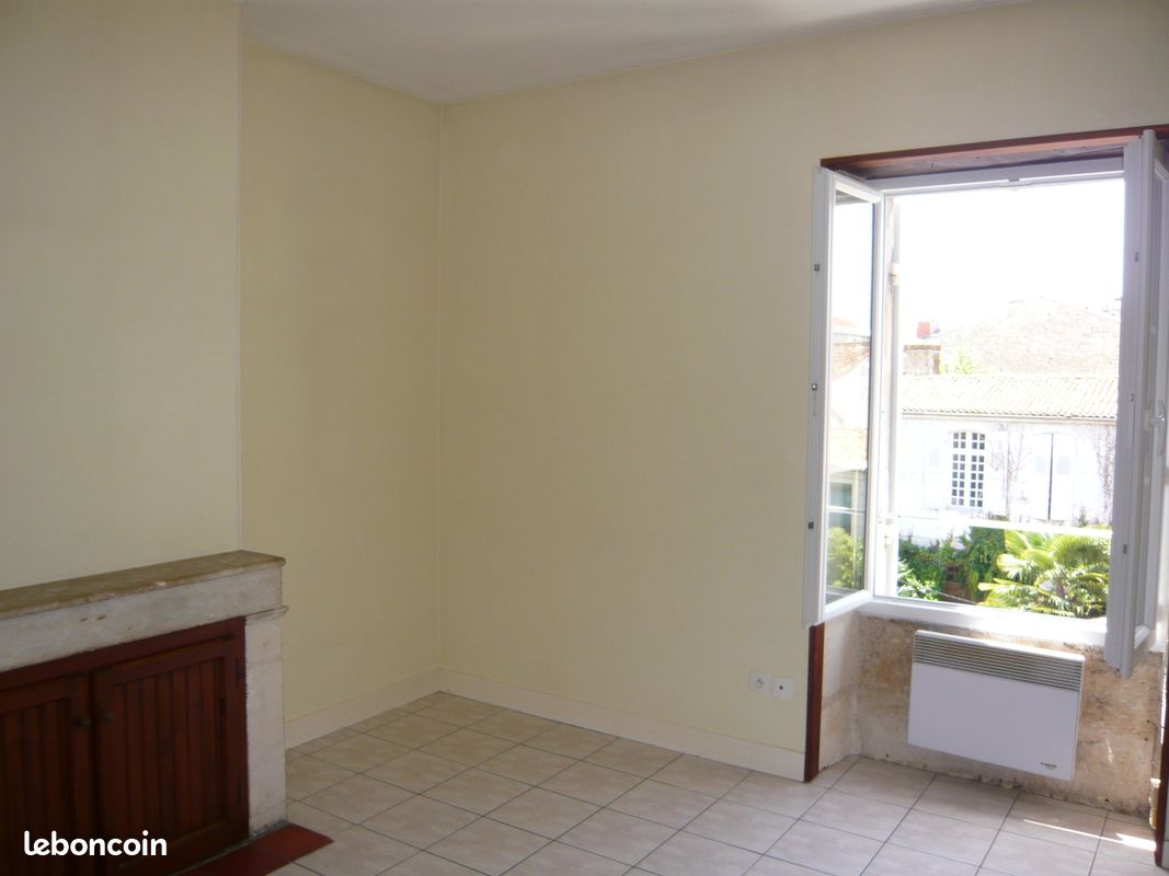 Studio vide a louer - Saintes 17100 (image 2)