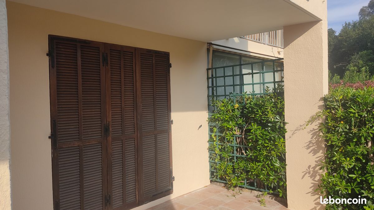 Appartement 3 pièces 55 m² · à Saint-Raphaël · 54,5 m² · 1 050 €/mois