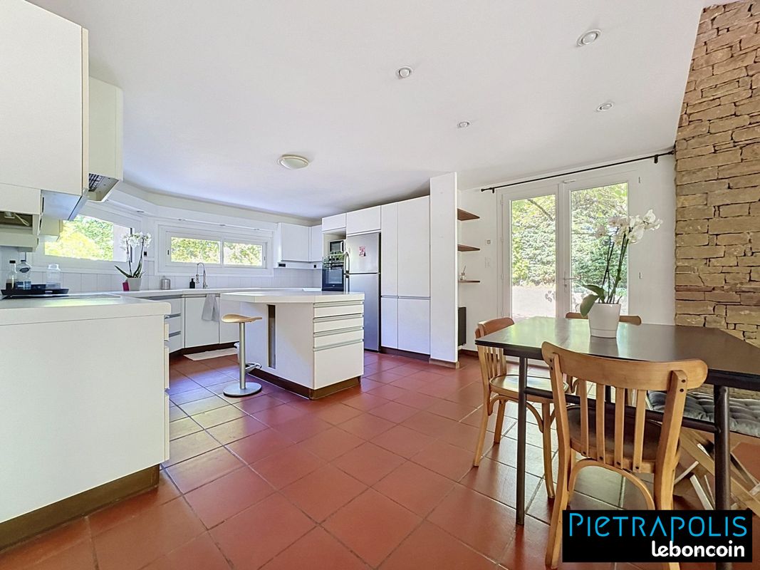 Maison 8 pièces 230 m² · à Villefontaine · 230 m² · 399 000 €