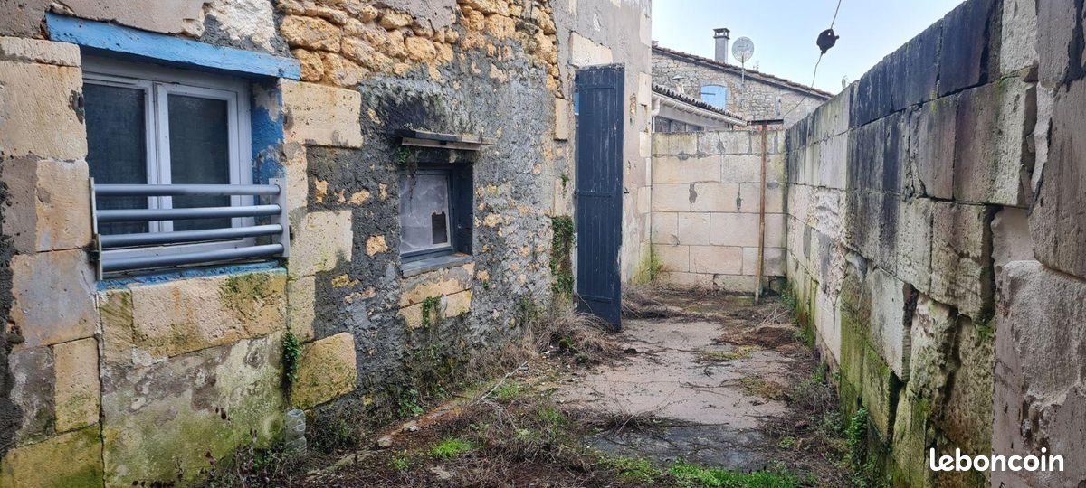 Maison 5 pièces 146 m² · au Gua · 146 m² · 152 250 €