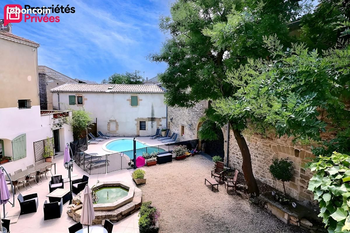 Maison 20 pièces 520 m² · à Uzès · 520 m² · 885 000 €