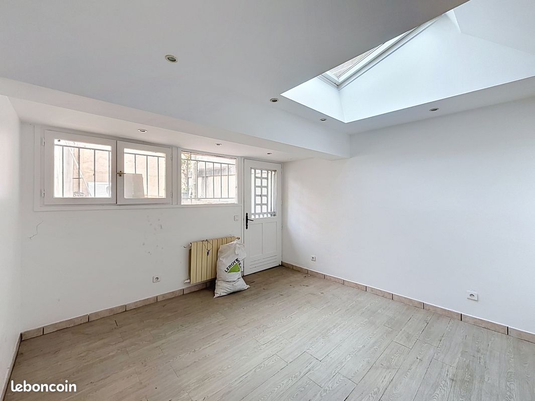 Maison 6 pièces 100 m² · à Nanterre · 100 m² · 2 160 €/mois