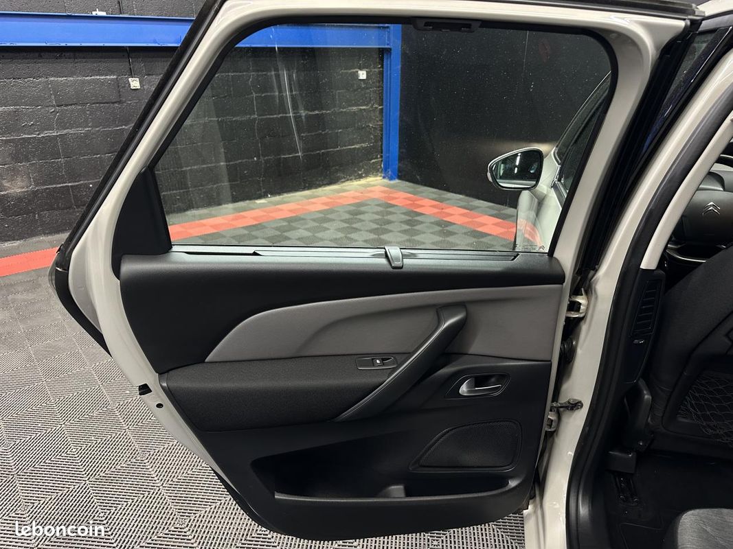 Citroen c4 picasso ii 1.2 thp 110 ch / camera de recul (image 22)