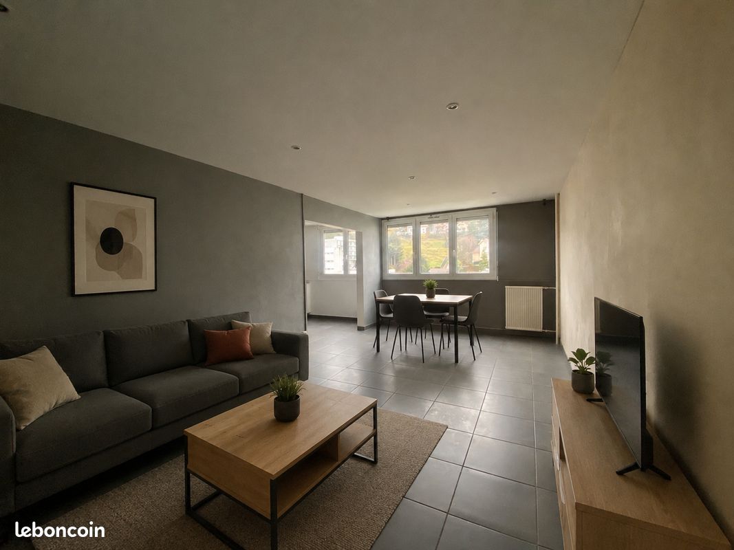 Appartement 5 pièces 93 m² · à Saint-Étienne · 93 m² · 80 000 €