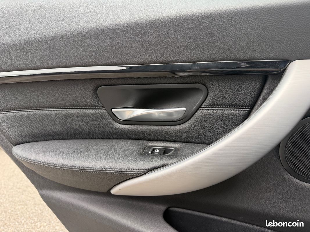 BMW SERIE 3 F30 LCI 318i 2.0L 136 ch M Sport A / TOIT OUVRANT / CUIR / TETE HAUTE (image 24)
