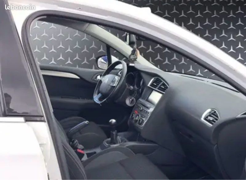 Citroen C4 1.6 HDi 92 CV Feel (image 8)