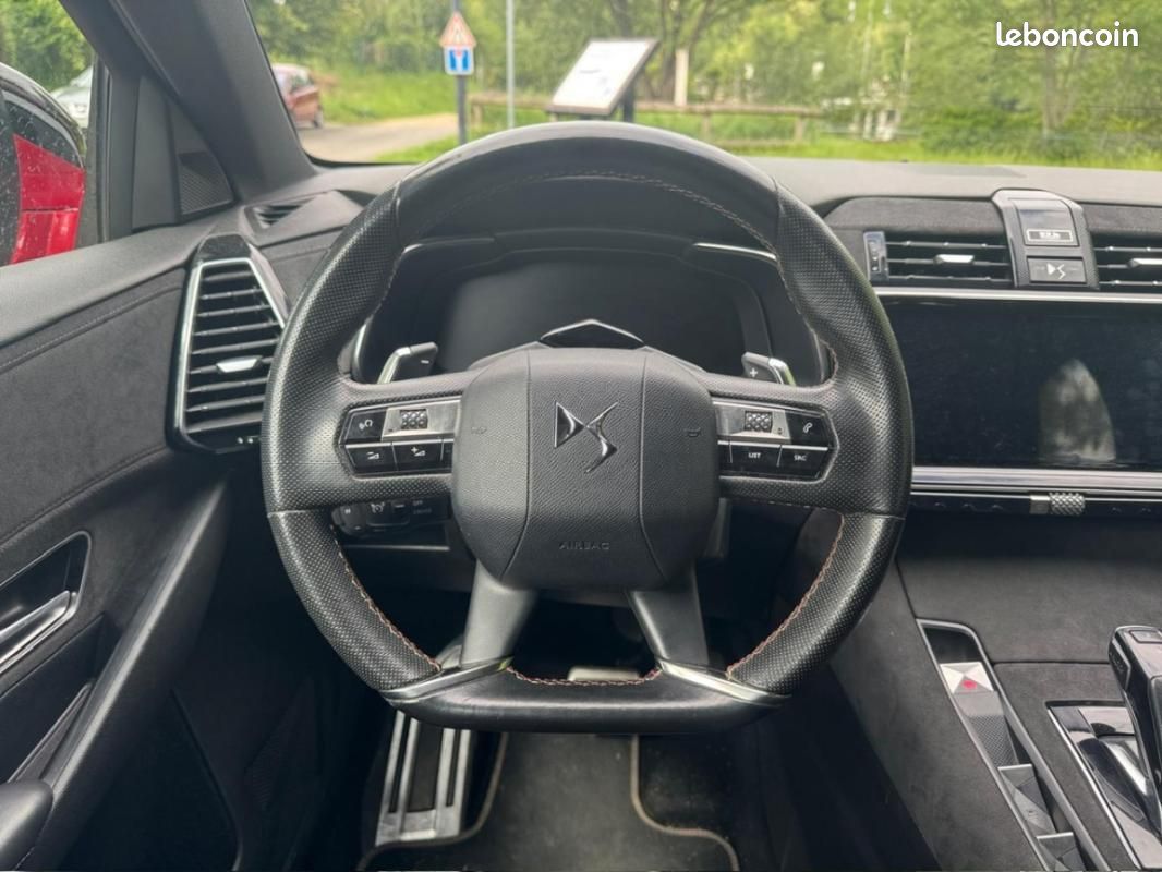 DS 7 Crossback 1.6 225 CV EAT8 Performance Line + {SUIVI ENTRETIEN COMPLET - CAMERA ATTELAGE} (image 16)