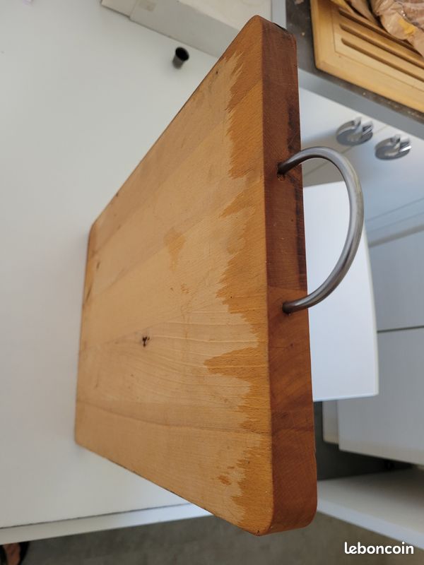Planche à découper bois, poignée métal (image 2)