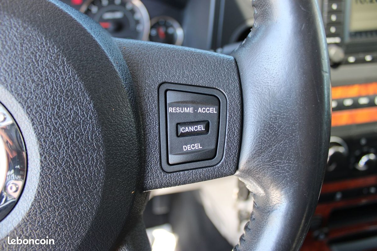 Jeep COMMANDER 3L V6 218 CV CRD "7 PLACES" OVERLAND "4X4" GPS RE CAMÉRA TOE ATTELAGE BOITE AUTO (image 16)